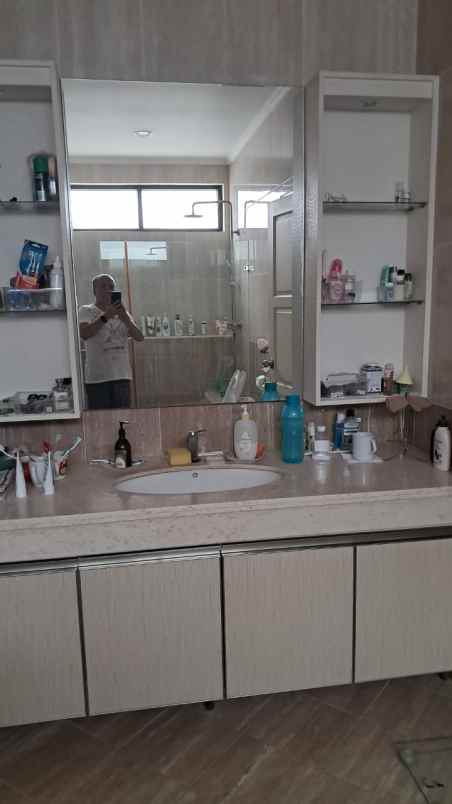 dijual rumah lippo karawaci