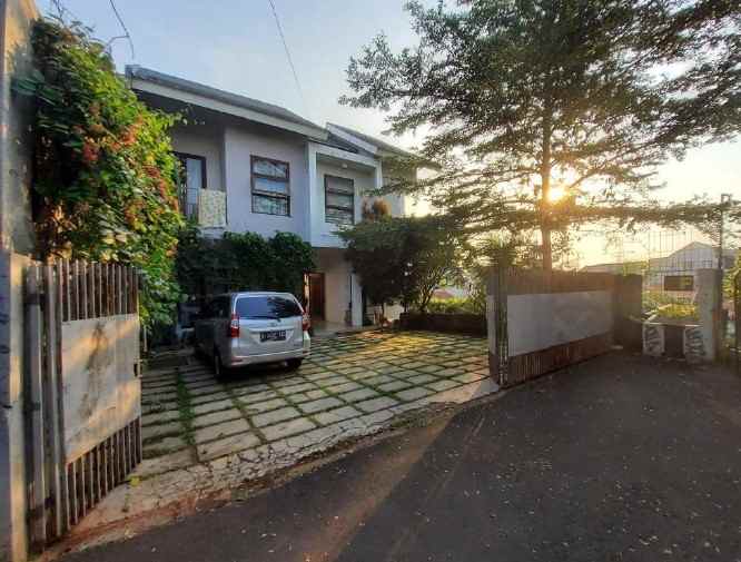 dijual rumah lokasi strategis dekat