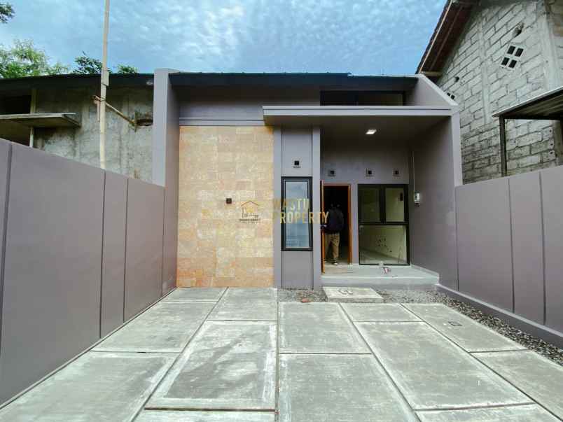 dijual rumah maguwoharjo depok sleman