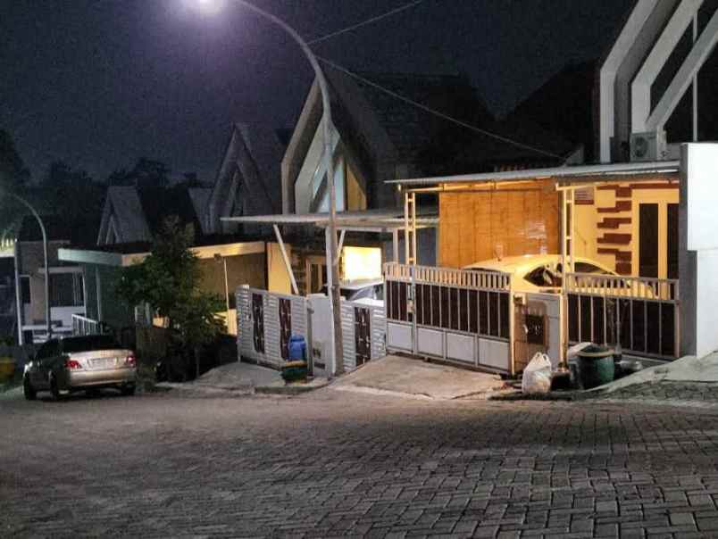 dijual rumah mangunharjo