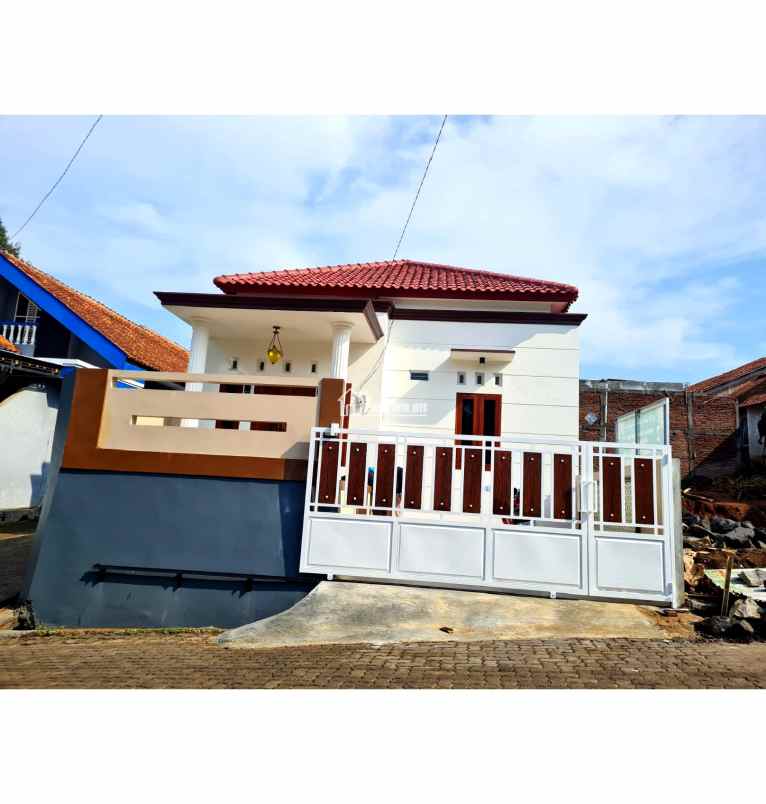 dijual rumah mangunsari