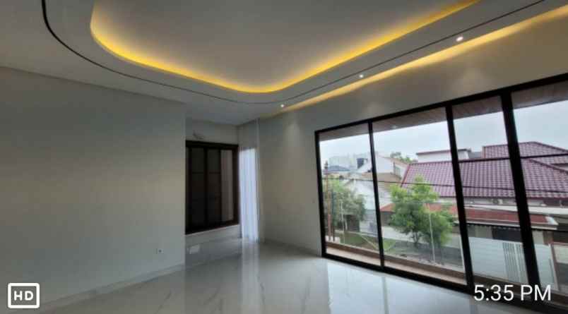 dijual rumah manyar kertoadi