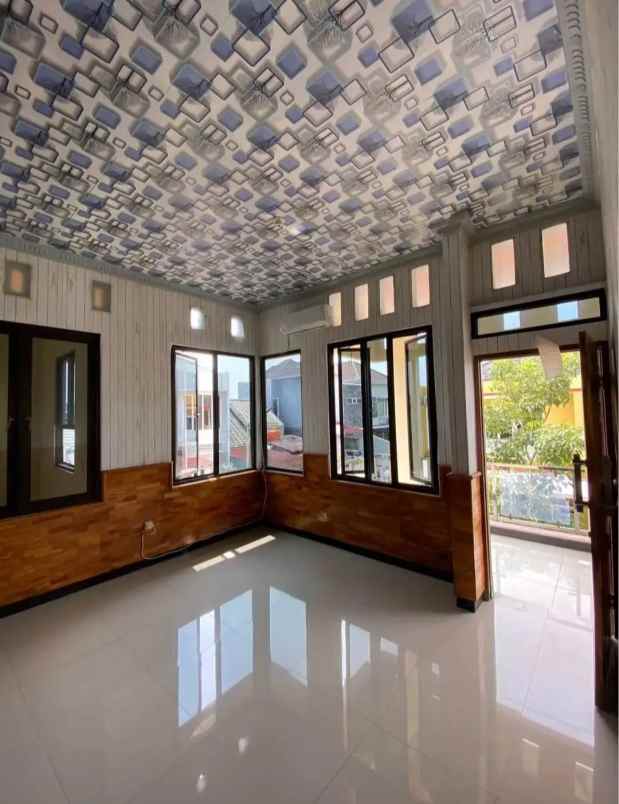 dijual rumah manyaran