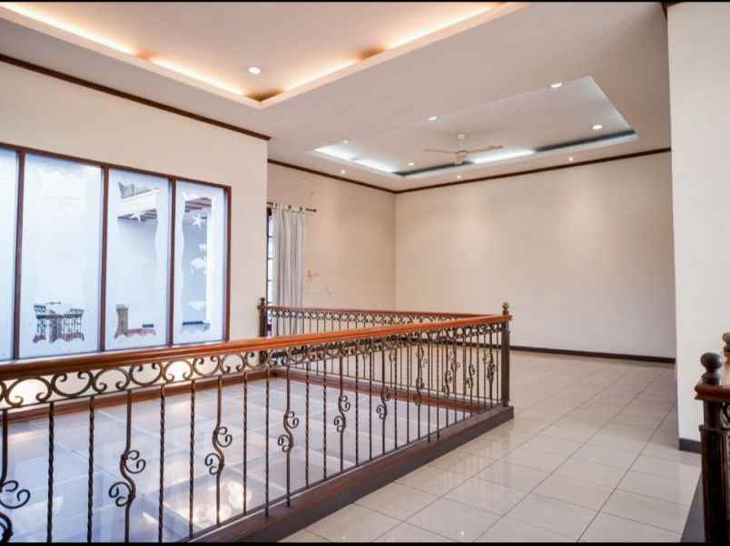 dijual rumah margorejo indah