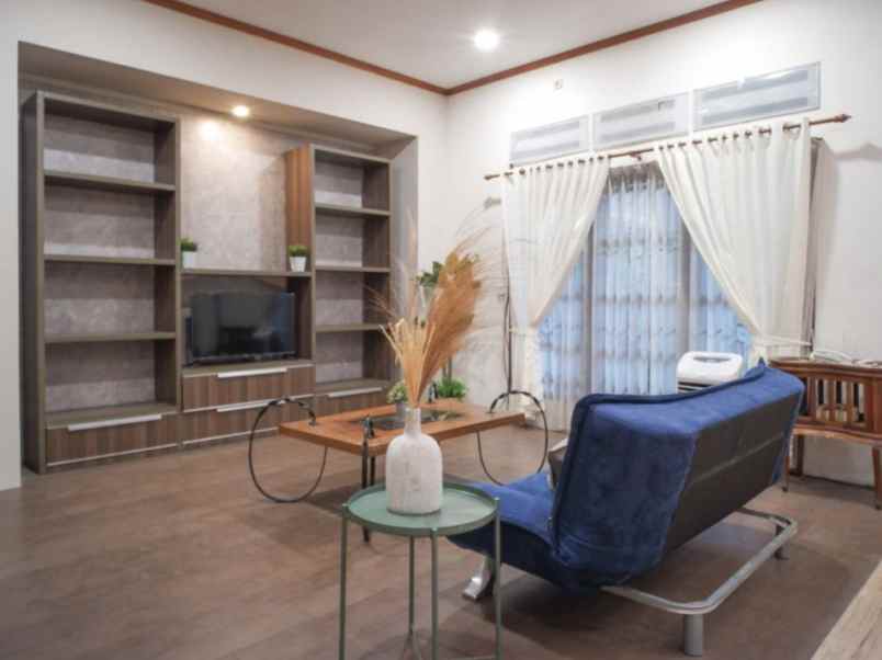 dijual rumah margorejo indah