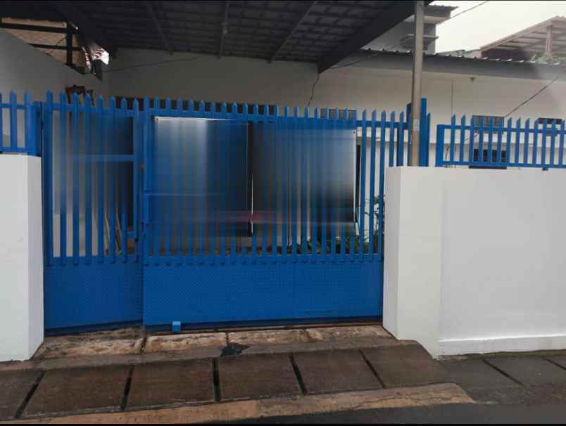 dijual rumah meruya utara