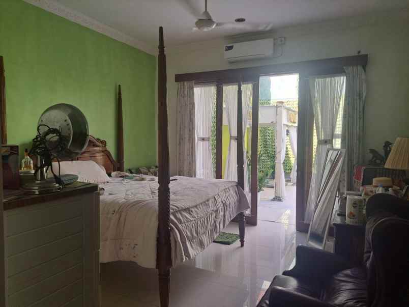 dijual rumah mewah 2lt puputan renon denpasar