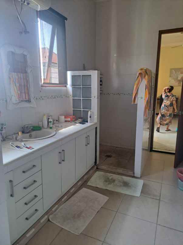 dijual rumah mewah 2lt puputan renon denpasar