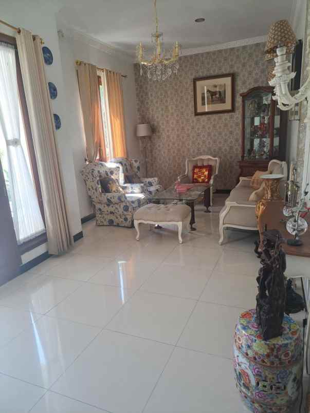 dijual rumah mewah 2lt puputan renon denpasar