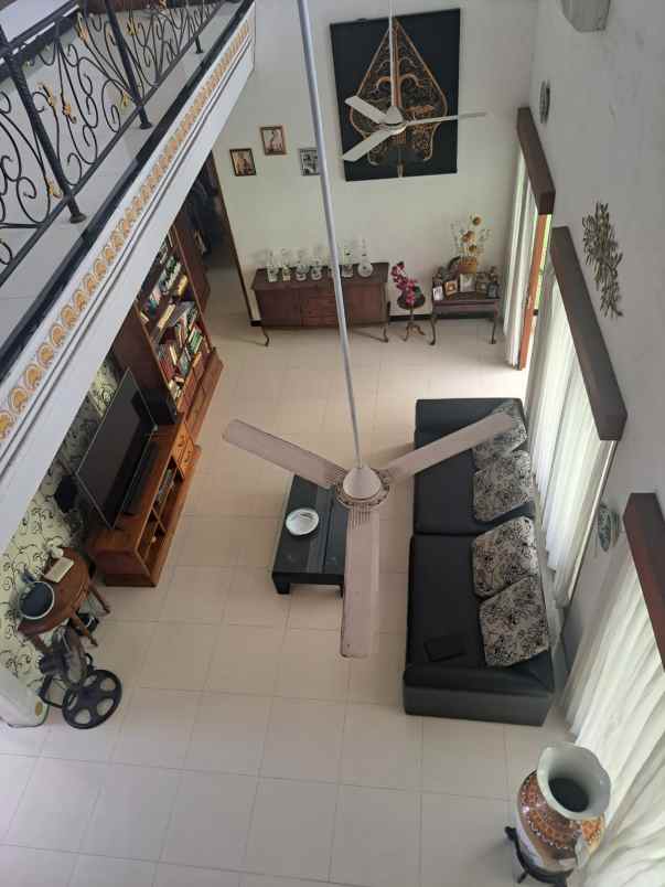 dijual rumah mewah 2lt puputan renon denpasar