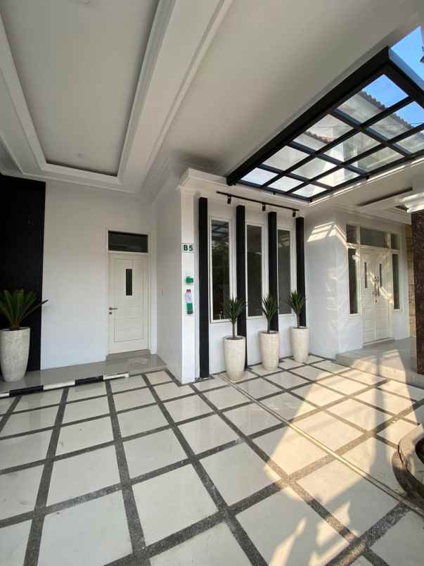 dijual rumah mewah lokasi perumahan sengkaling malang