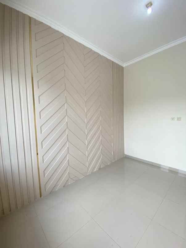 dijual rumah mewah lokasi perumahan sengkaling malang