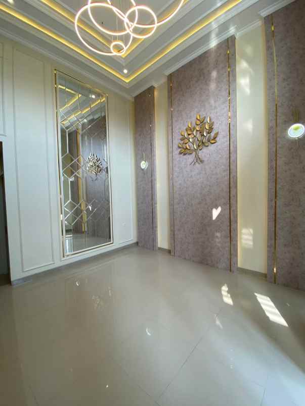 dijual rumah mewah lokasi perumahan sengkaling malang