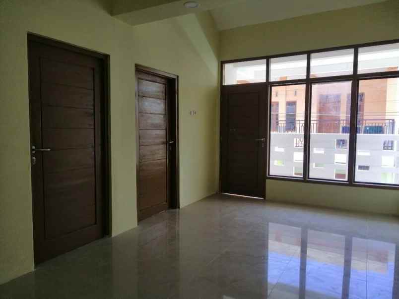 dijual rumah minomartani