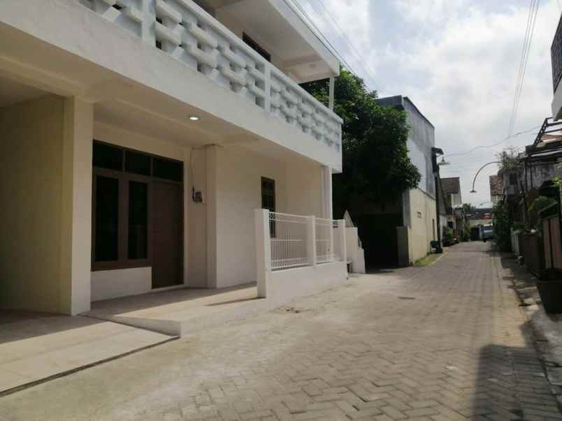 dijual rumah minomartani