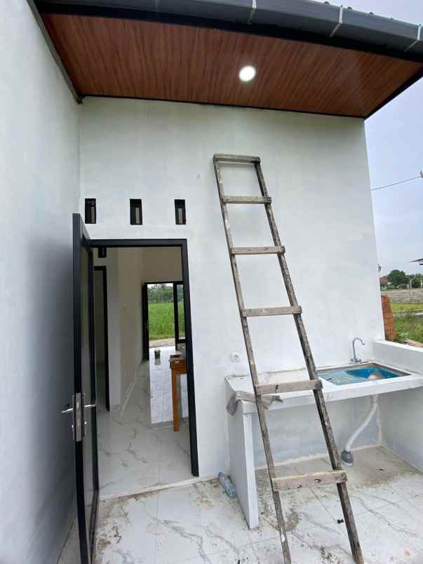 dijual rumah ngentak