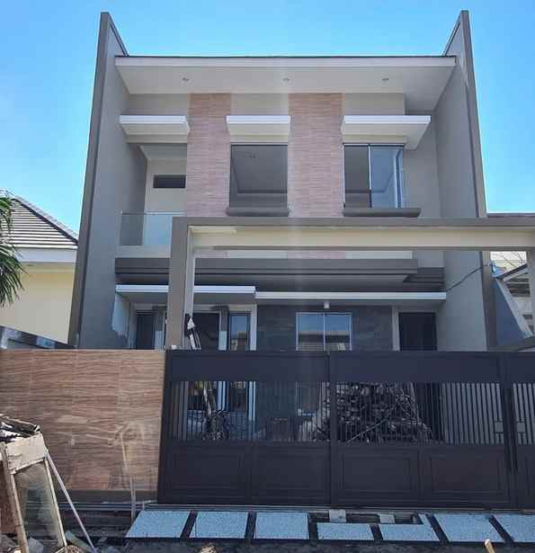 dijual rumah nginden intan timur