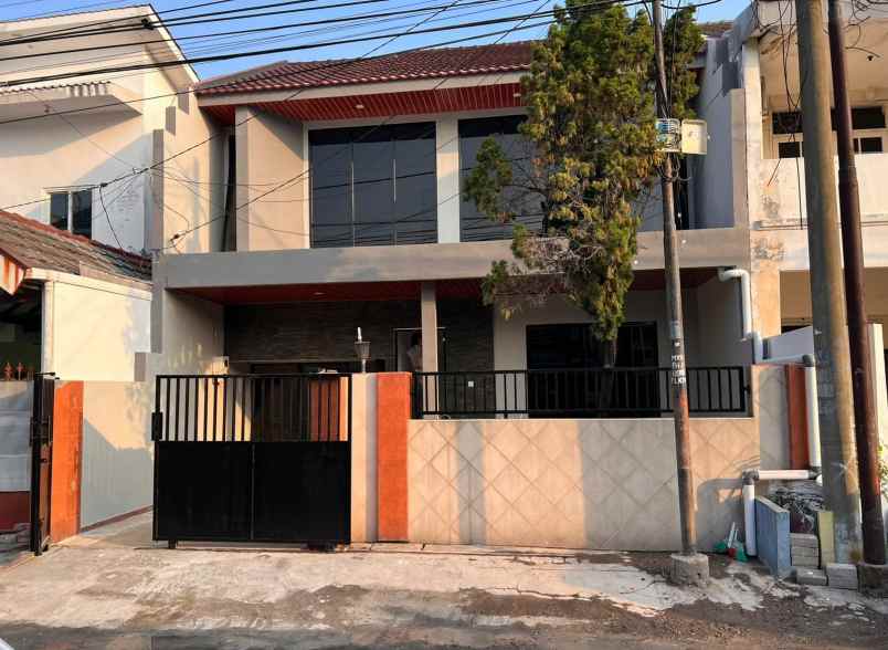 dijual rumah nginden intan timur