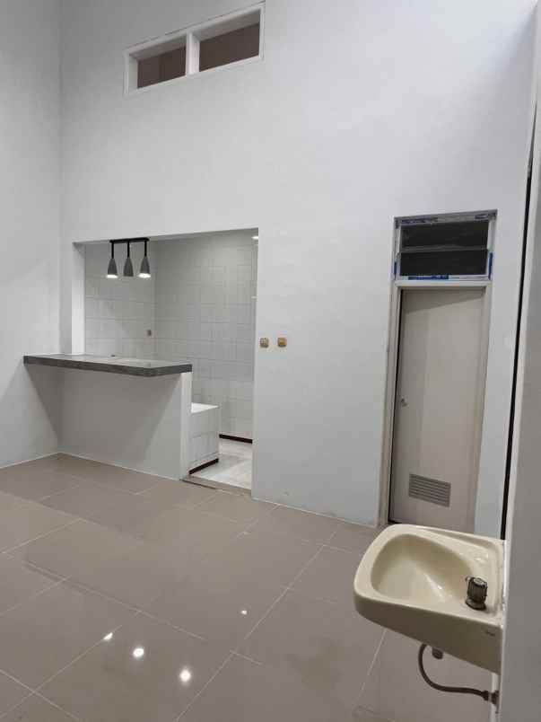 dijual rumah nginden intan timur