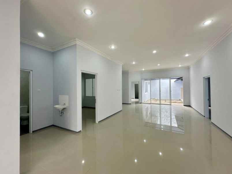 dijual rumah nirwana eksekutif