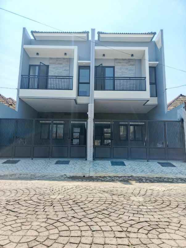 dijual rumah nirwana eksekutif