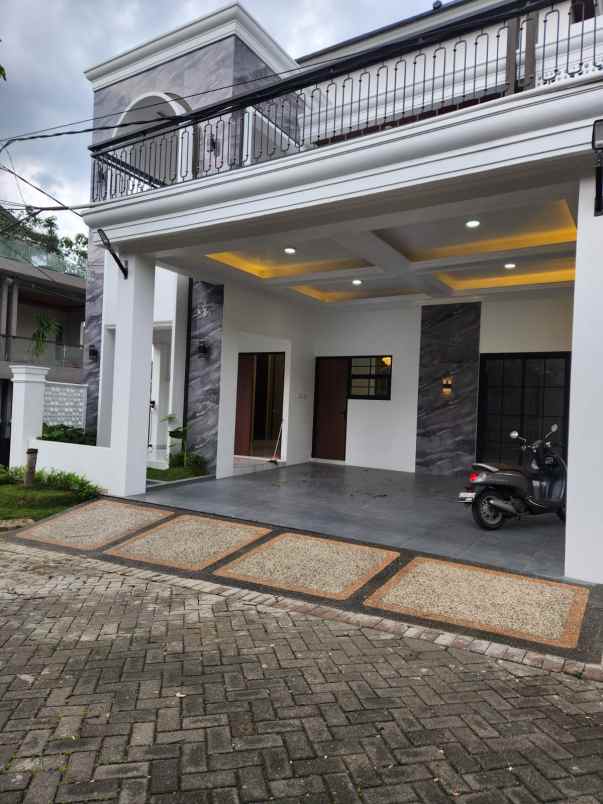 dijual rumah oma campus