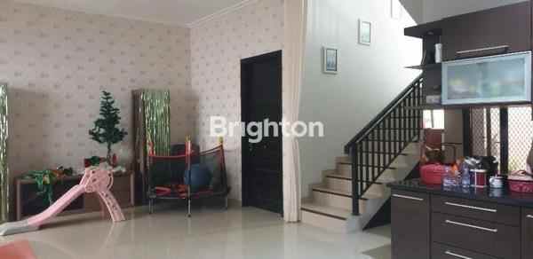 dijual rumah pakuwon city