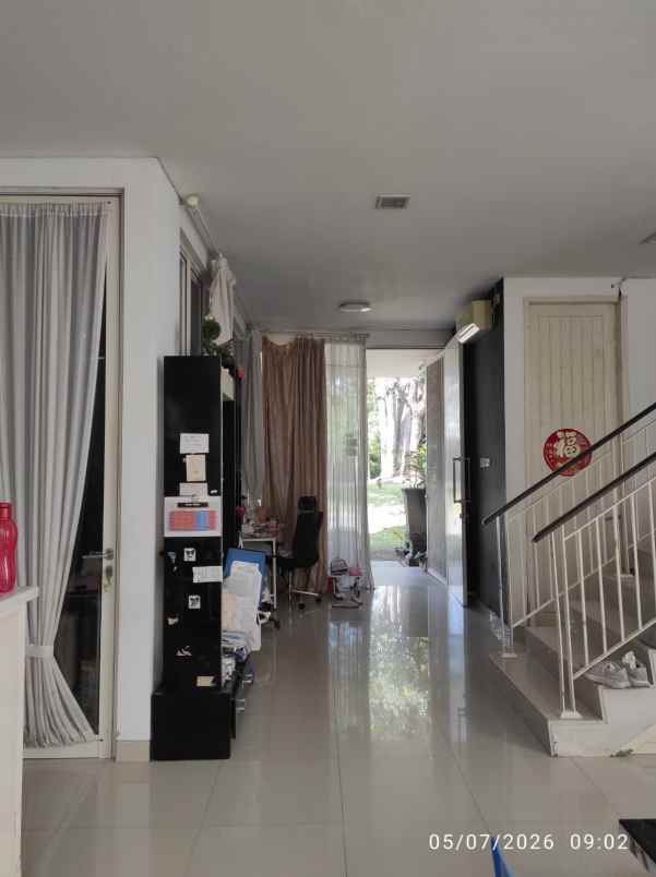 dijual rumah pakuwon city