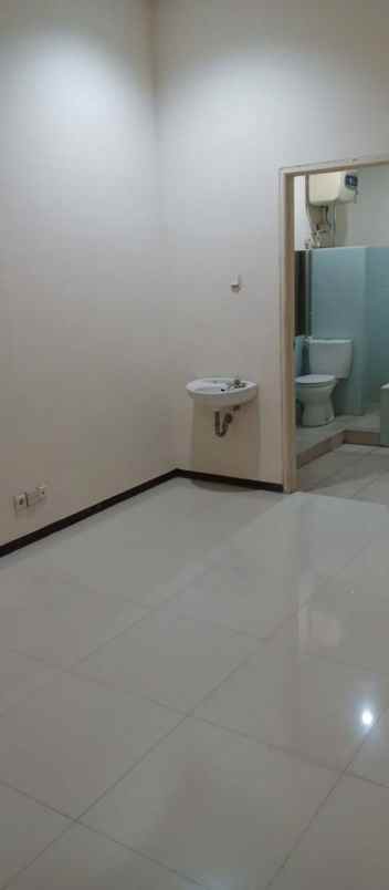 dijual rumah pakuwon city cluster taman