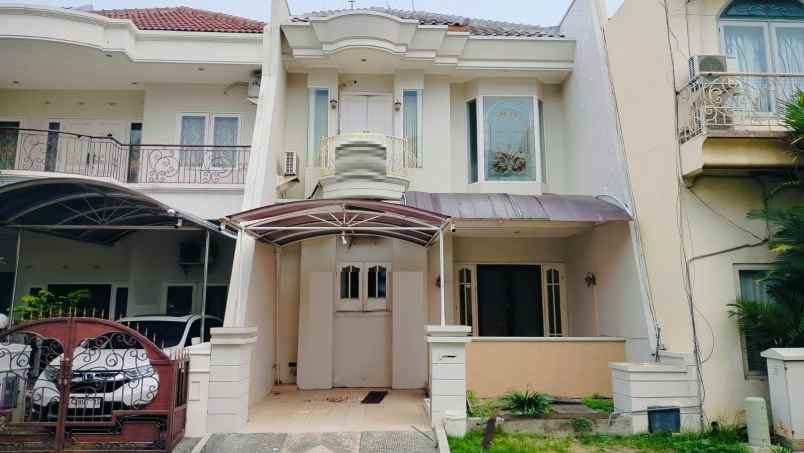 dijual rumah pakuwon city cluster taman