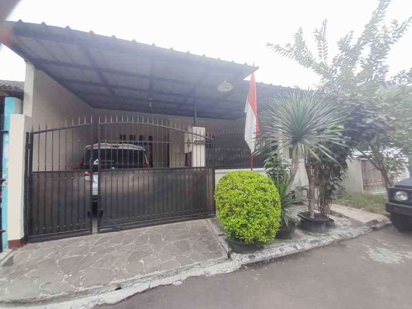 dijual rumah paninggilan