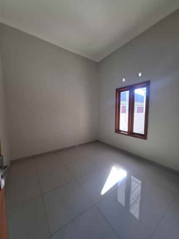 dijual rumah pasar jangkang