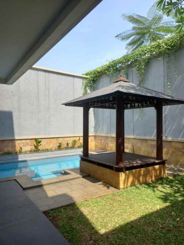 dijual rumah pejaten barat