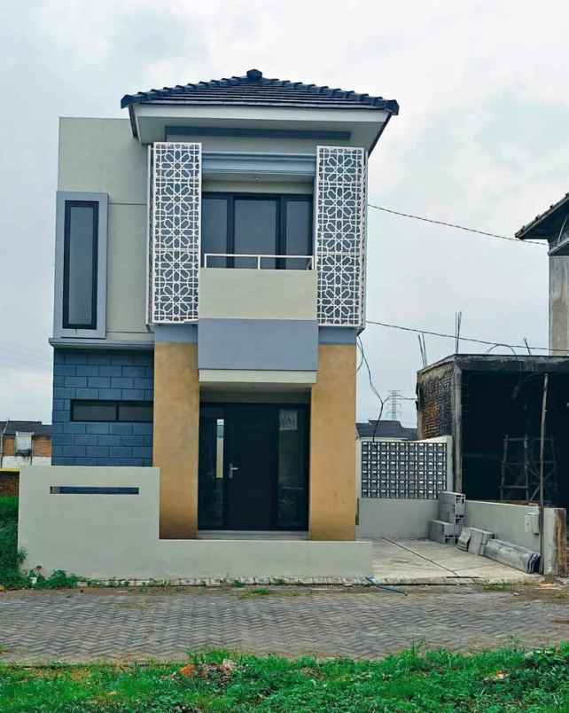 dijual rumah pelabuhan bakahuni sukun