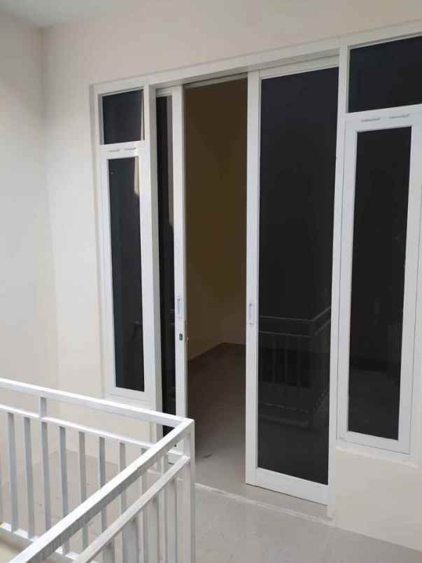 dijual rumah pelabuhan bakahuni sukun