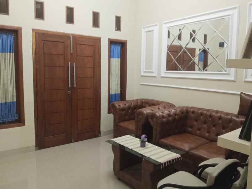 dijual rumah perum bumi inti persada