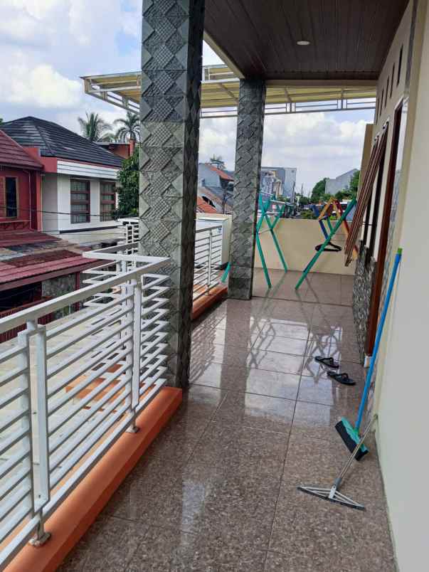 dijual rumah perum bumi inti persada