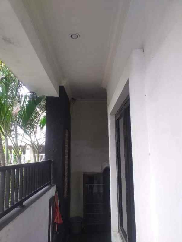 dijual rumah perumahan babatan wiyung