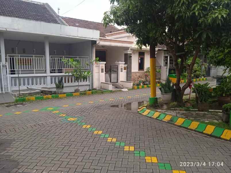 dijual rumah perumahan babatan wiyung