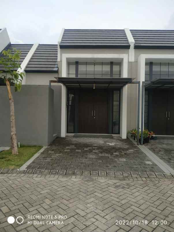 dijual rumah perumahan grand sunrise