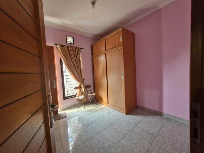 dijual rumah perumahan jatinegara baru