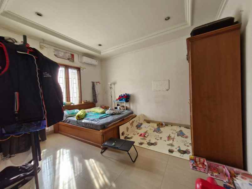 dijual rumah perumahan jatinegara baru