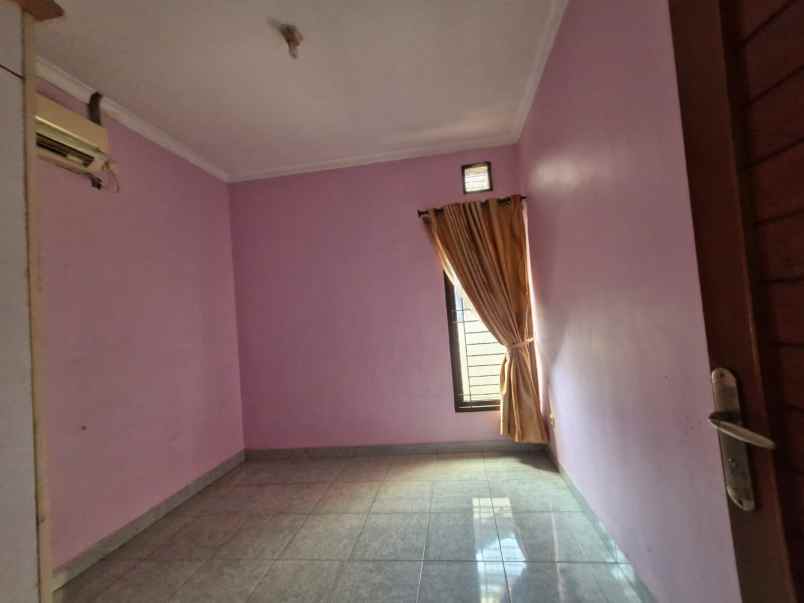dijual rumah perumahan jatinegara baru