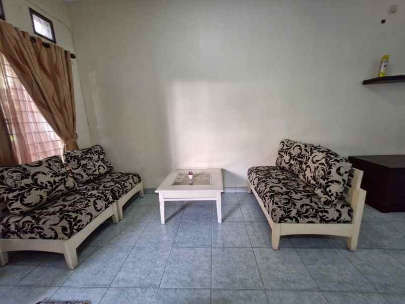 dijual rumah perumahan jatinegara baru