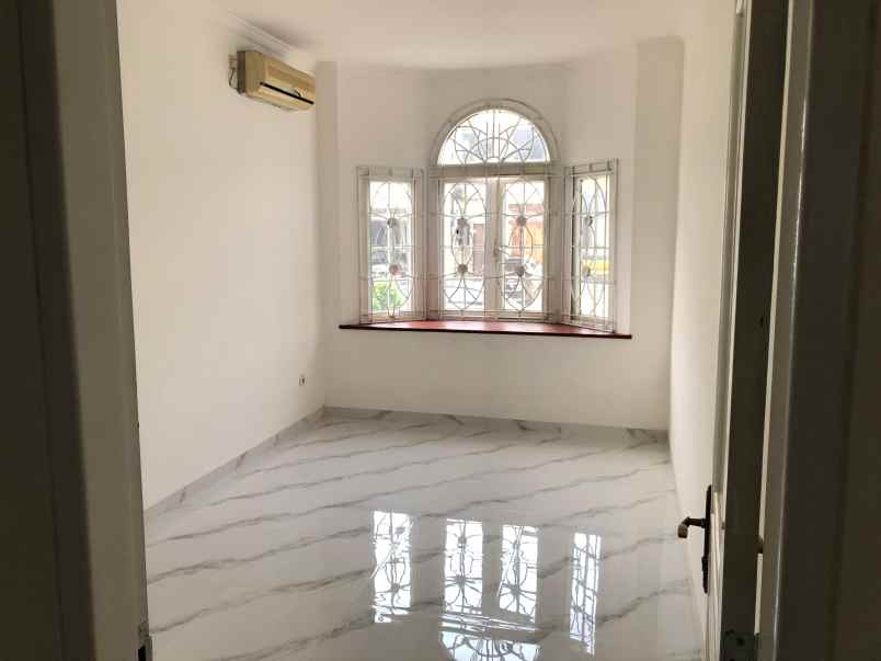 dijual rumah perumahan kota wisata cibubur