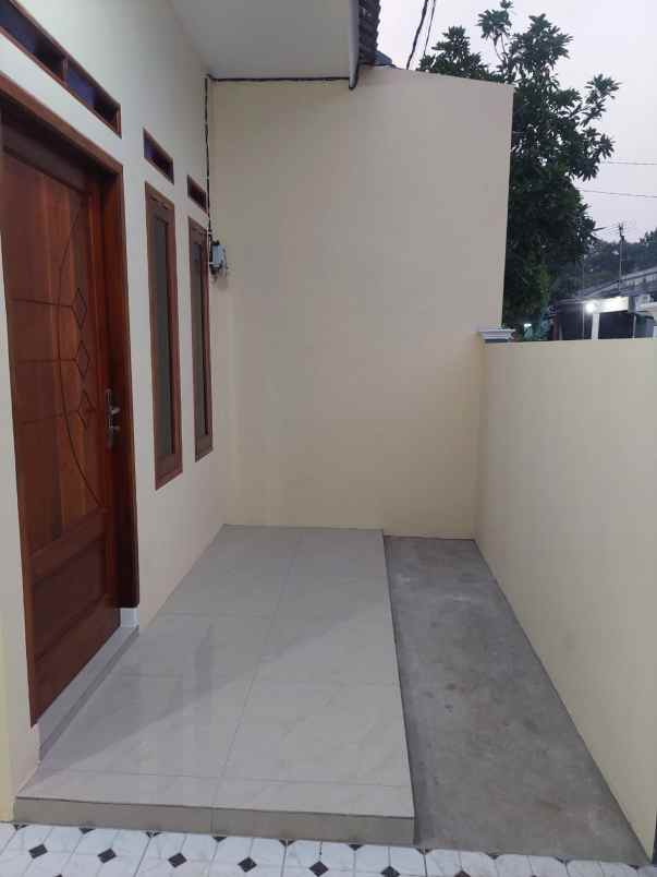 dijual rumah perumahan mekarsari permai