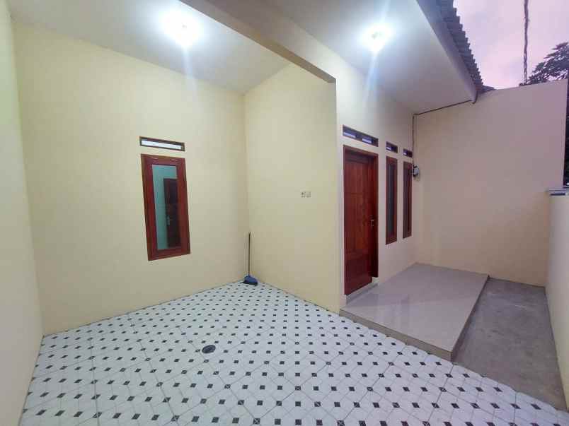 dijual rumah perumahan mekarsari permai