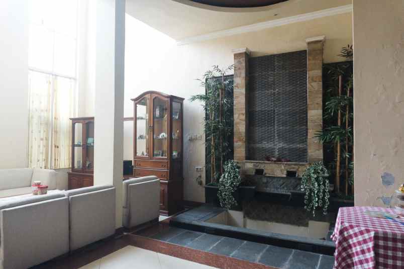 dijual rumah perumahan metland menteng