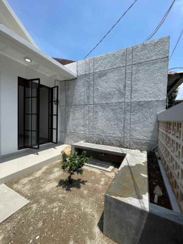 dijual rumah perumahan taman jatisari