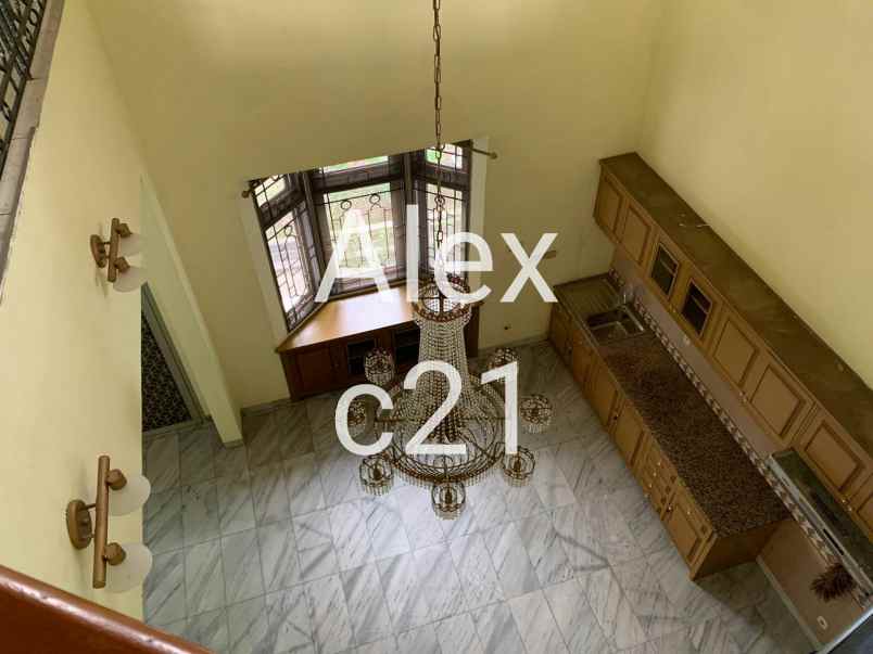 dijual rumah pesanggrahan